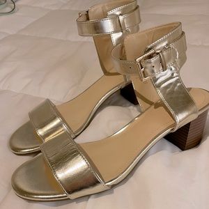 New Liz Claiborne Gold Heels